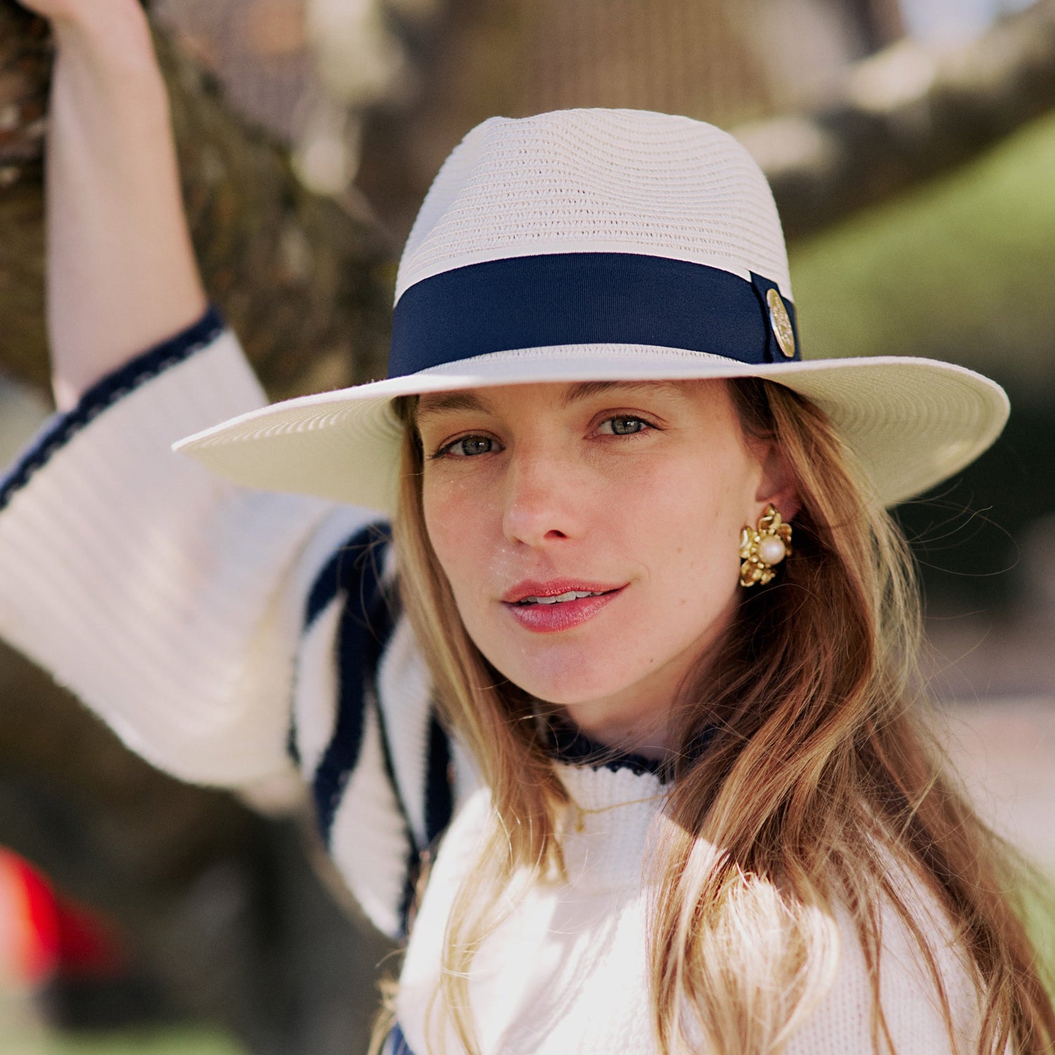 Hicks & Brown The Hemley Fedora in Cream (Navy Ribbon)