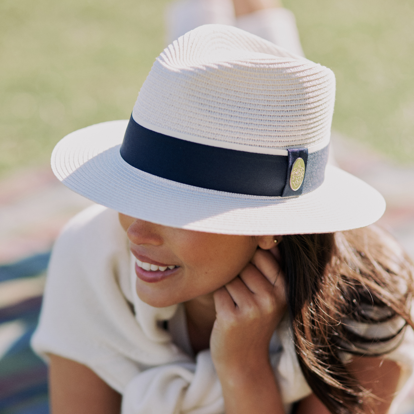 Hicks & Brown The Orford Fedora in Cream (Navy Ribbon)