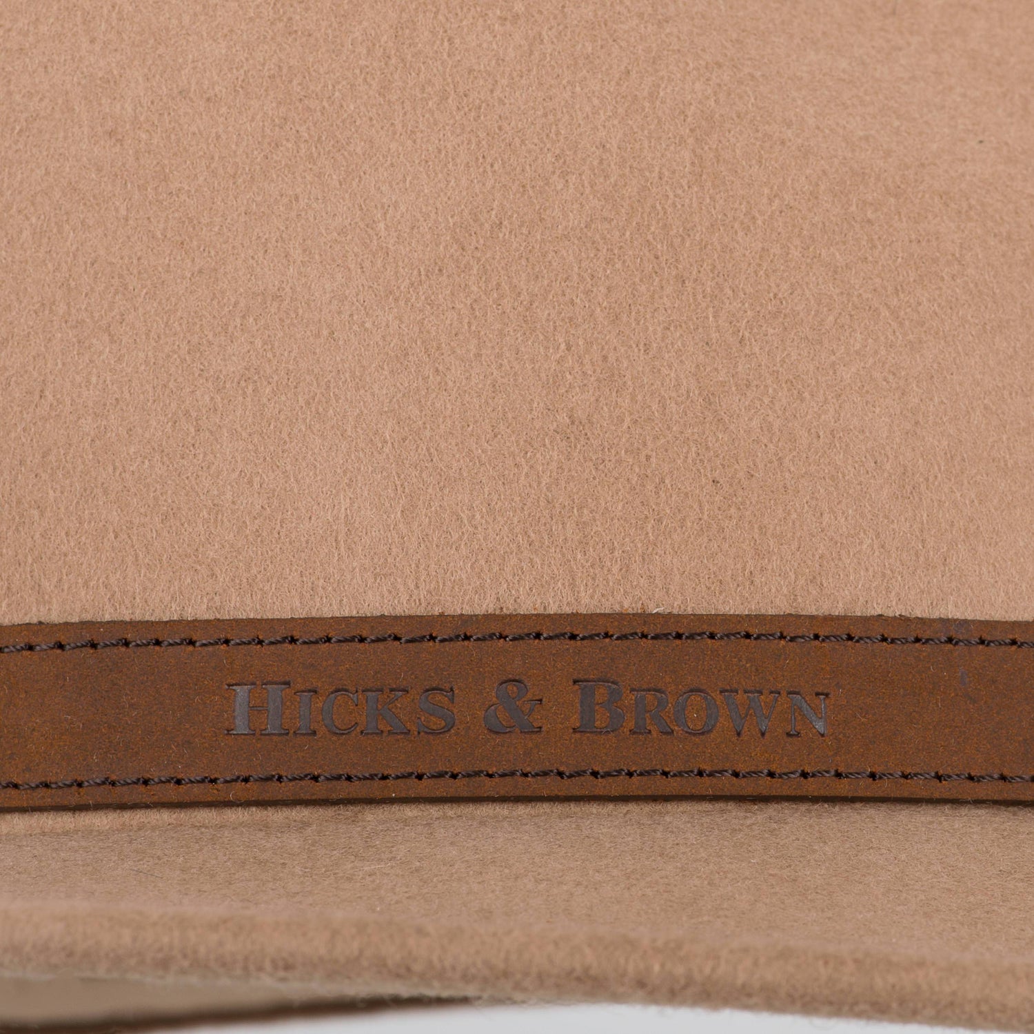 Hicks & Brown Fedora The Suffolk Fedora in Camel (No Feather)