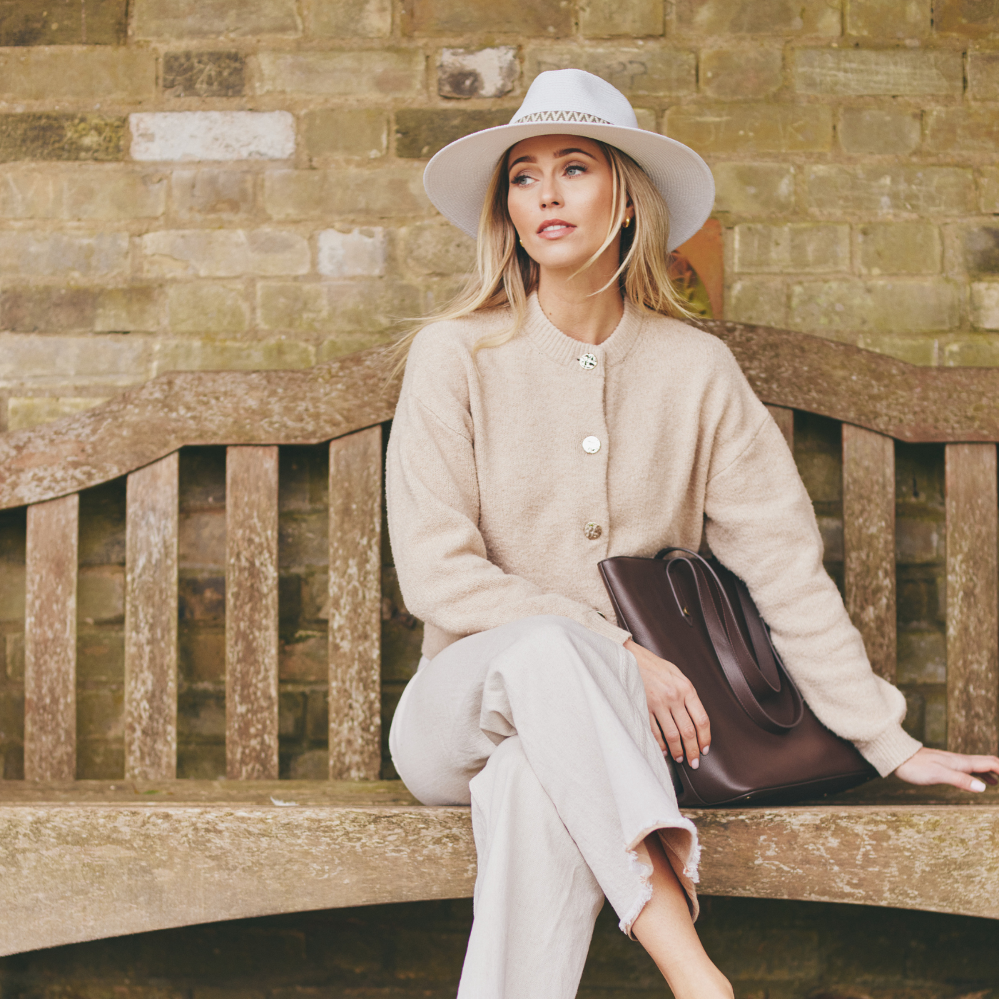 The Hemley Fedora in White (Khaki Aztec Ribbon)