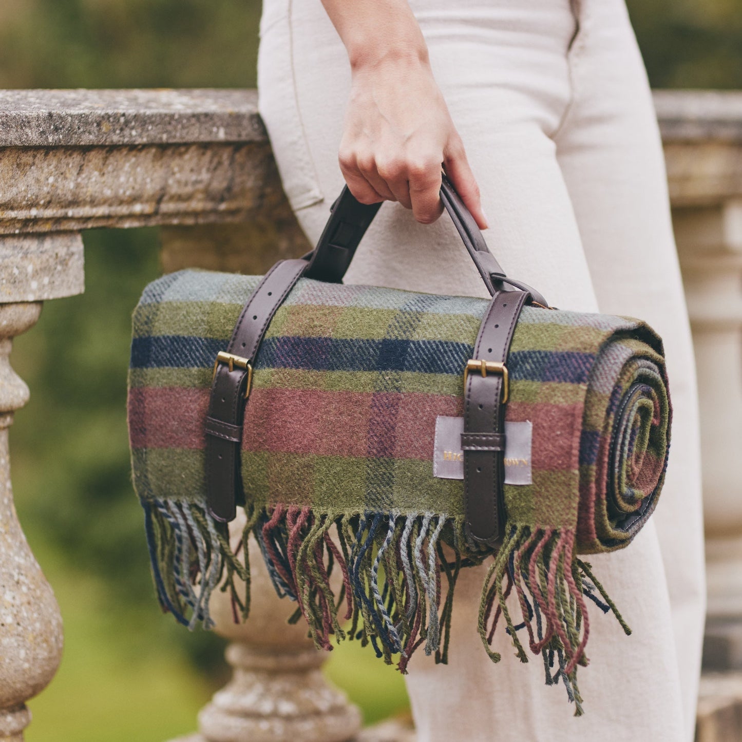 Hicks & Brown Outdoor Blanket in Country Check