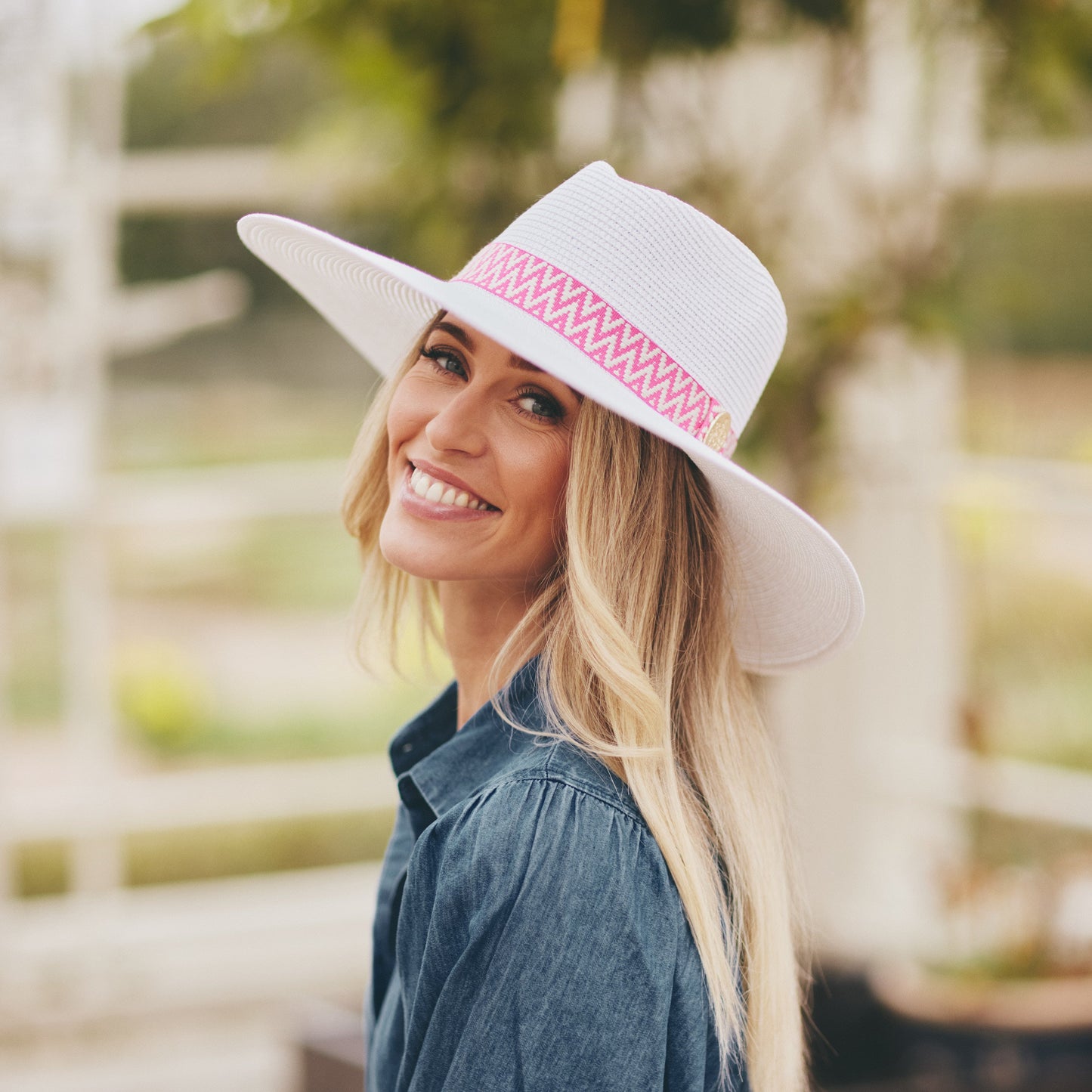 The Pebmarsh Fedora in White (Pink Aztec Ribbon)