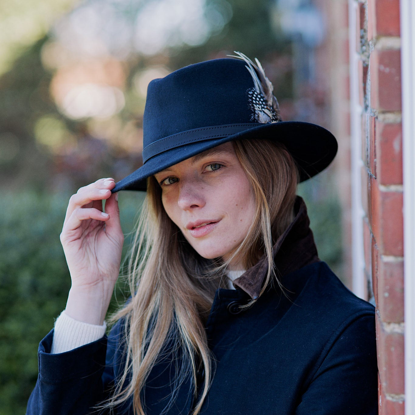 The Suffolk Fedora in Black (Fawn Feather)