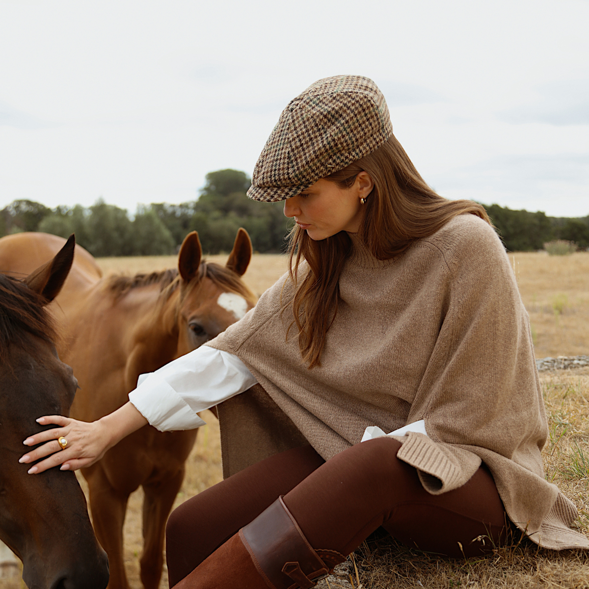 The Felsham Tweed Baker Boy Cap in Moss