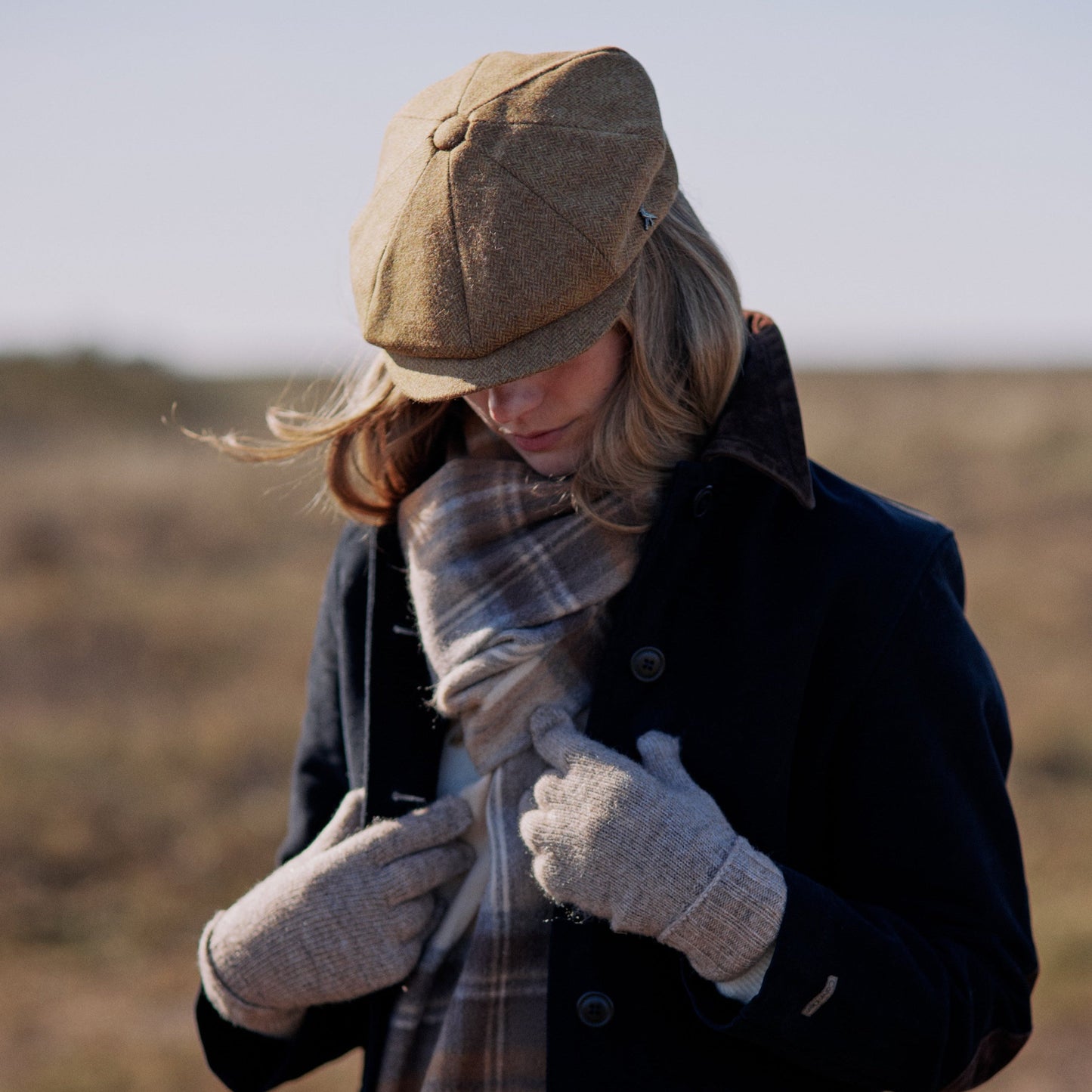 Hicks & Brown The Felsham Tweed Baker Boy Cap in Russet