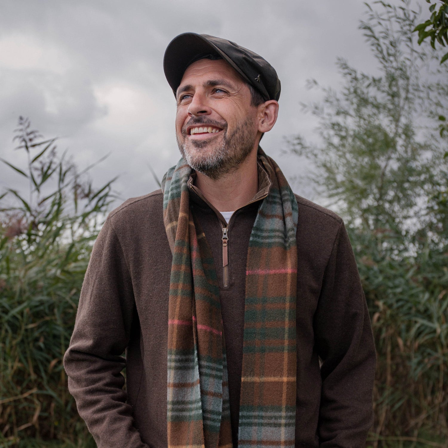 Hicks & Brown The Hengrave Wax Baker Boy Cap in Olive