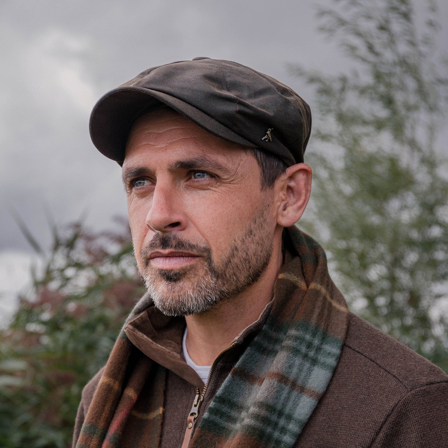 Hicks & Brown The Hengrave Wax Baker Boy Cap in Olive