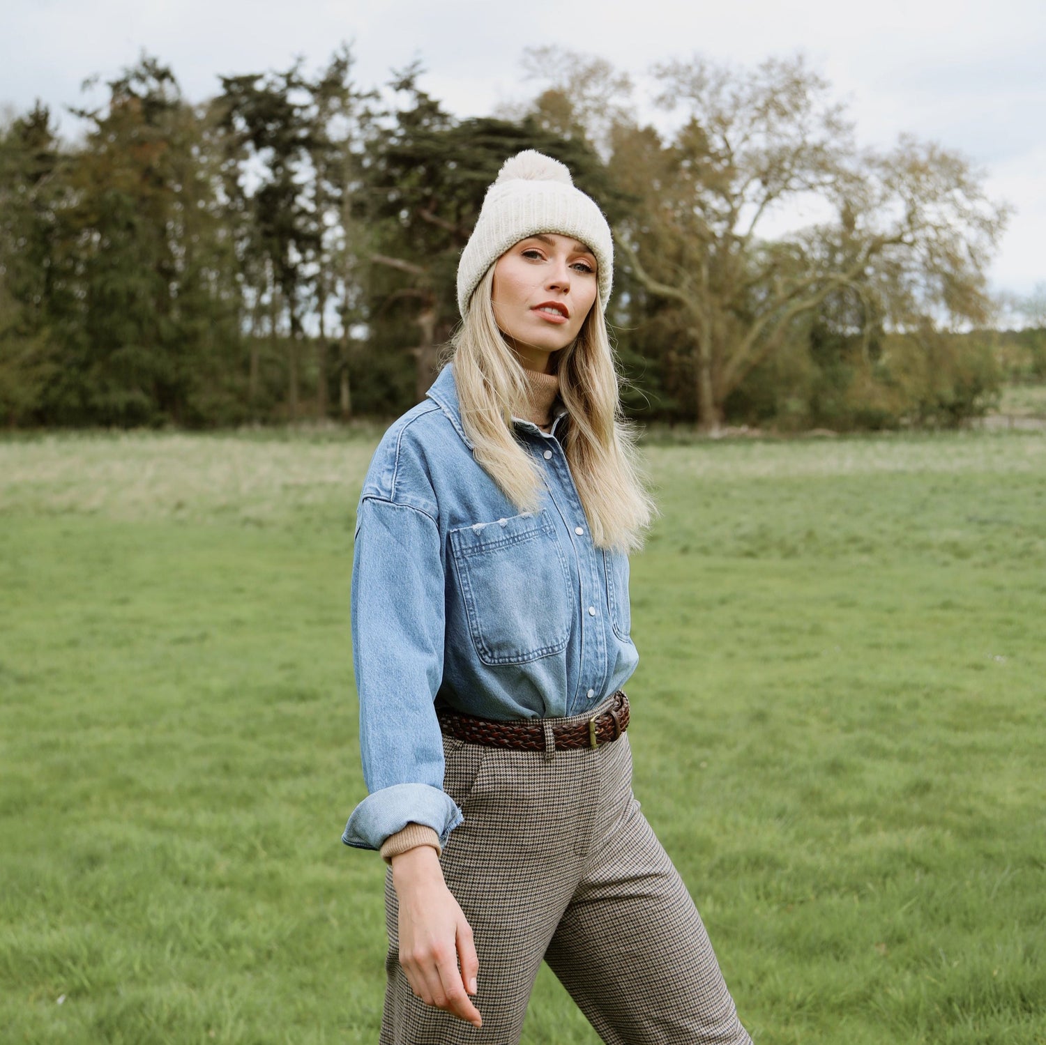 Hicks & Brown The Langham Pom Beanie in Oatmeal