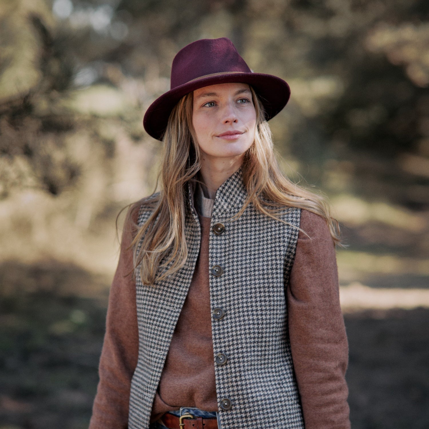 Hicks & Brown The Suffolk Fedora in Plum (Bronze Feather)