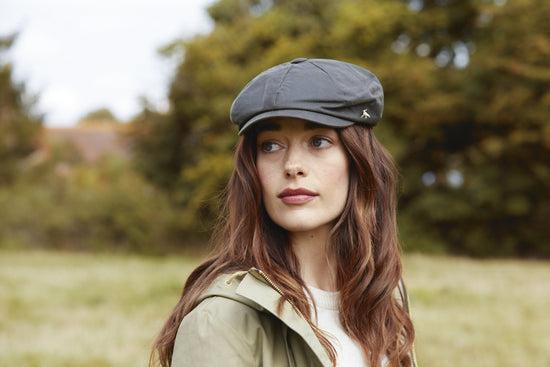 Hicks & Brown Baker Boy Caps The Hengrave Wax Baker Boy Cap in Navy