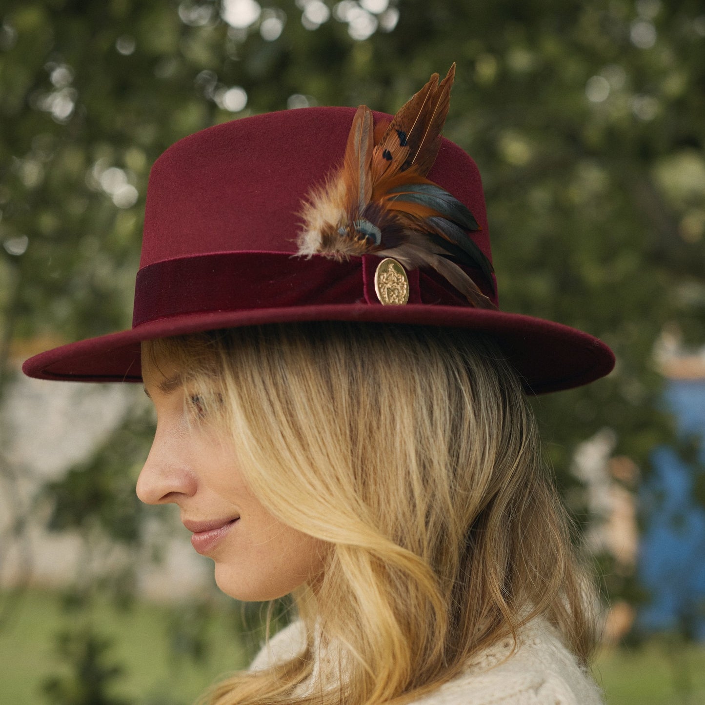 Hicks & Brown Fedora The Chelsworth Fedora in Maroon (Coque & Pheasant Feather)