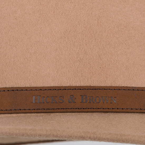 Hicks & Brown Fedora The Suffolk Fedora in Camel (No Feather)