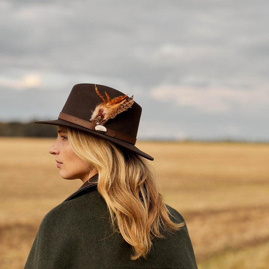 Hicks & Brown Fedora The Suffolk Fedora in Dark Brown (Gamebird Feather)