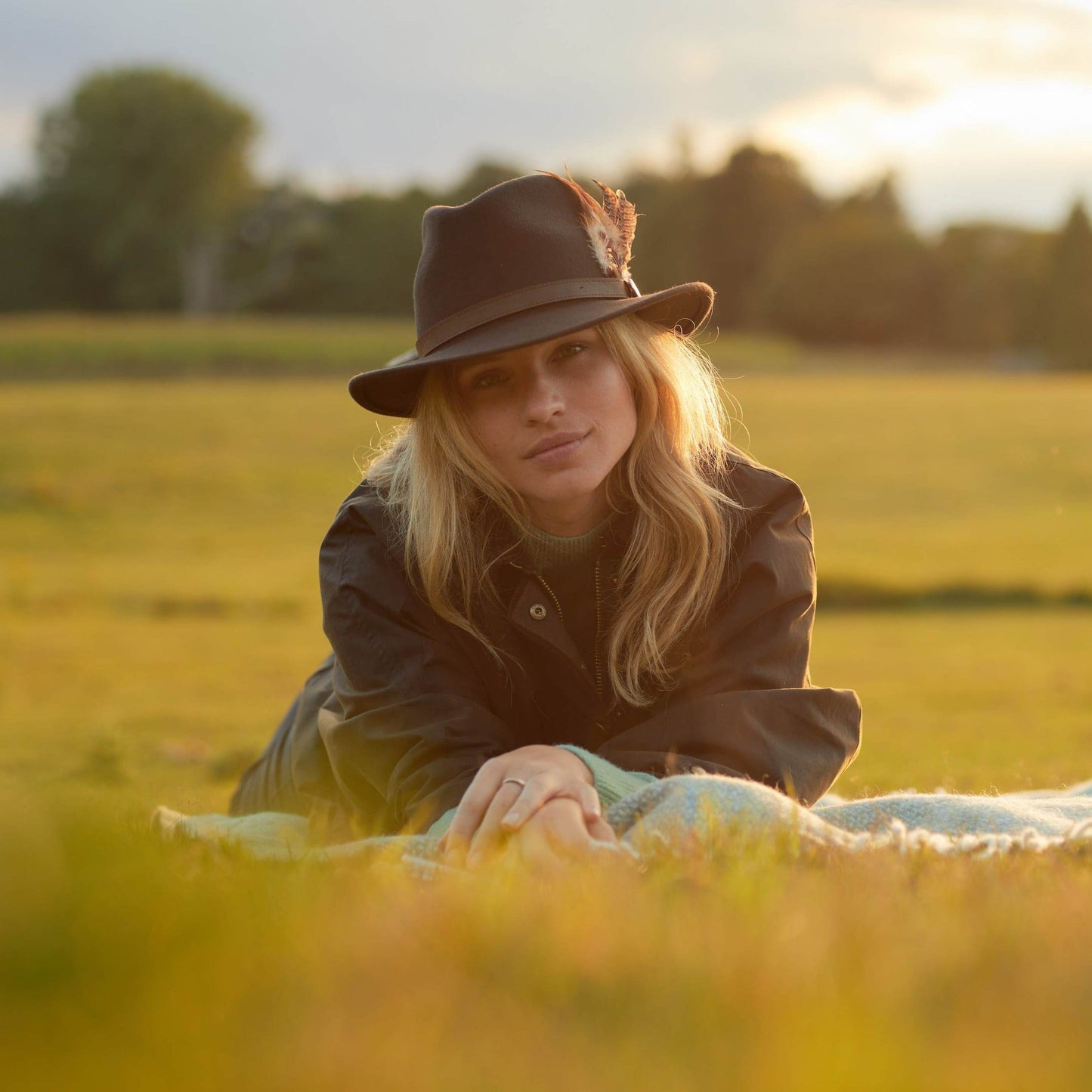 Hicks & Brown Fedora The Suffolk Fedora in Dark Brown (Gamebird Feather)