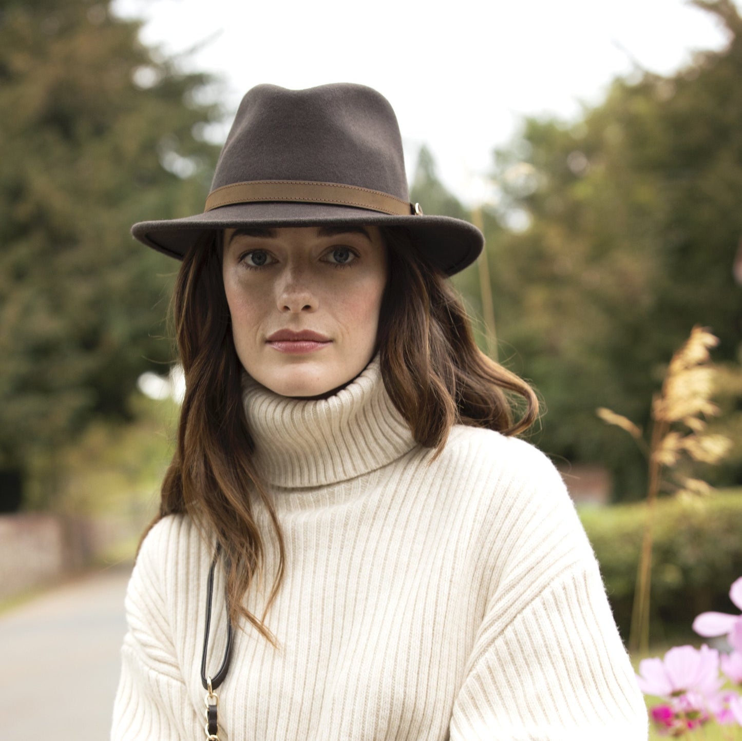 Hicks & Brown Fedora The Suffolk Fedora in Dark Brown (No Feather)