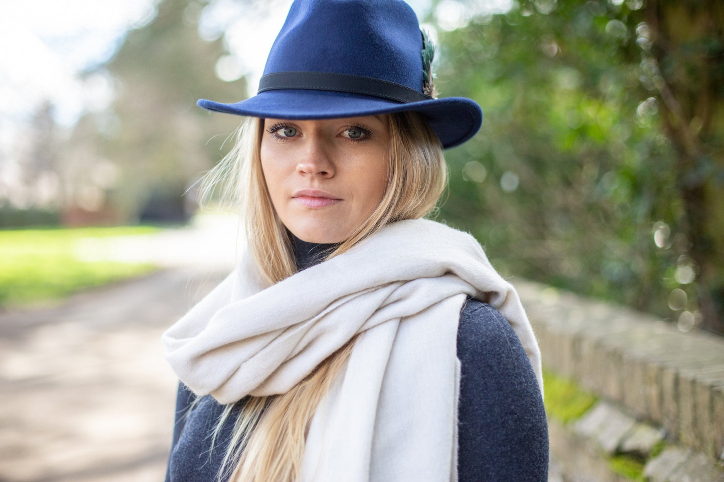 Hicks & Brown Fedora The Suffolk Fedora in Navy (Classic Feather)