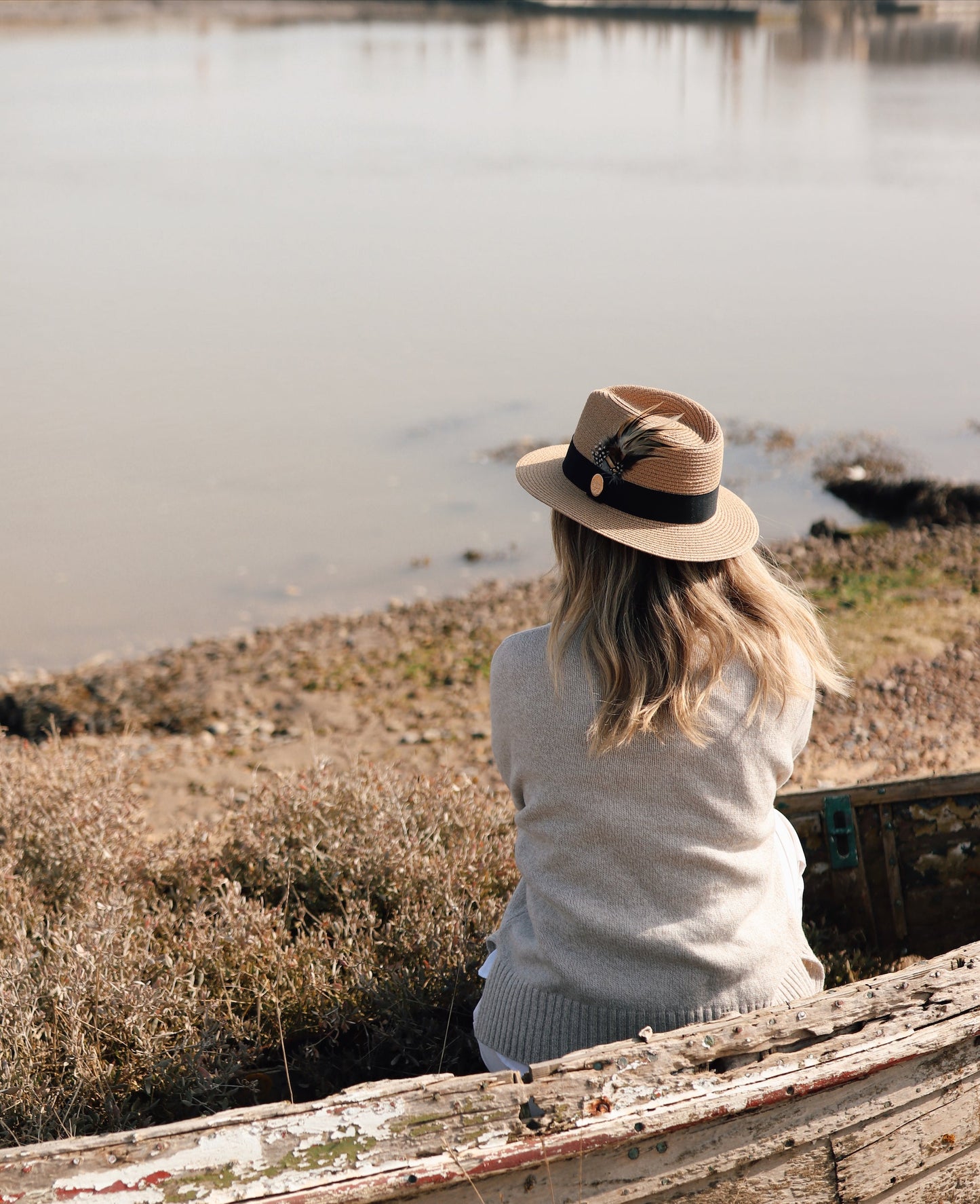 Hicks & Brown The Aldeburgh Fedora in Natural (Black Ribbon)