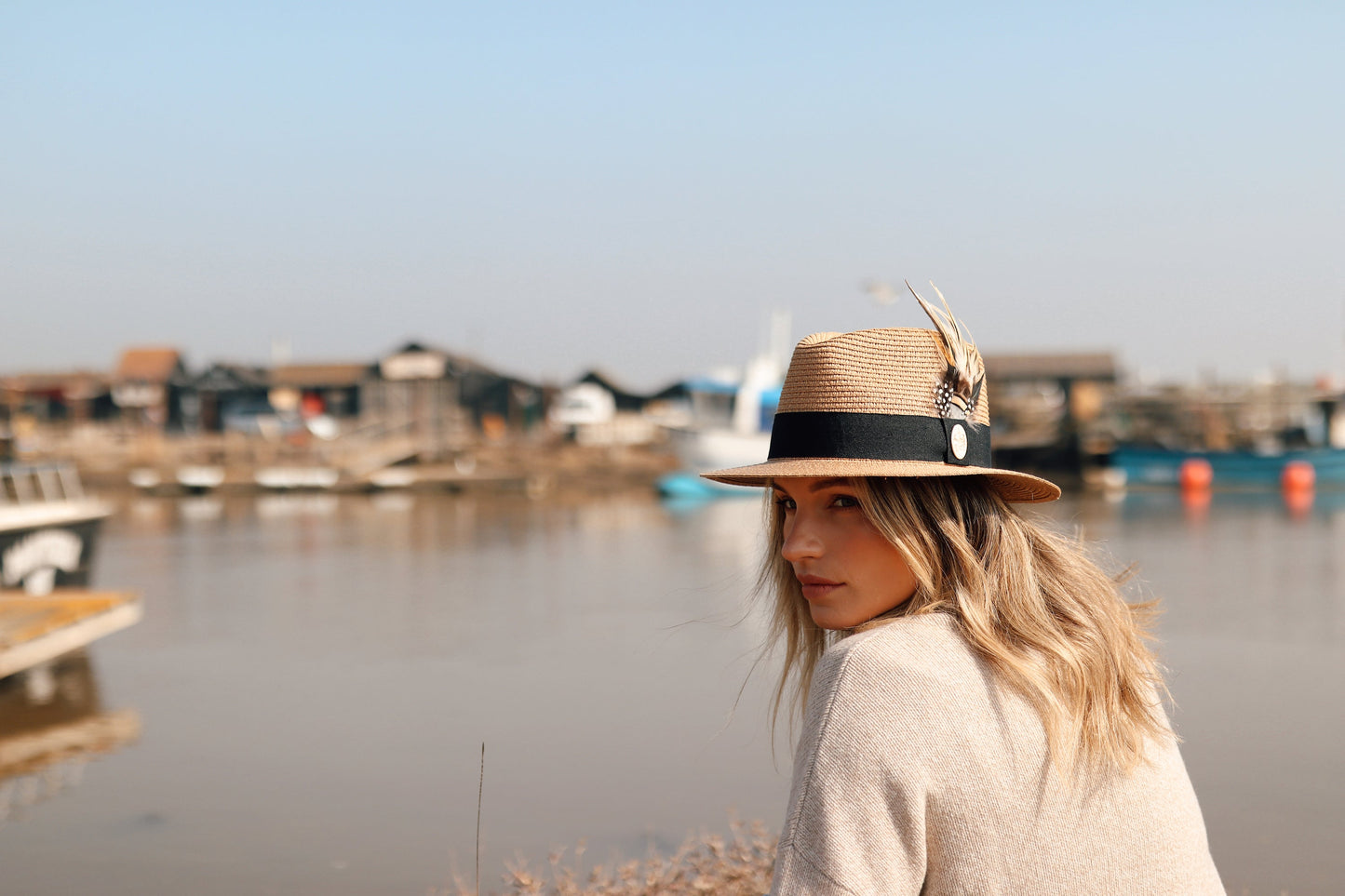 Hicks & Brown The Aldeburgh Fedora in Natural (Black Ribbon)