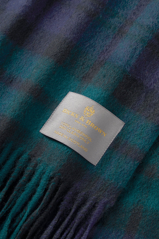Hicks & Brown The Fornham Lambswool Scarf in Navy Check