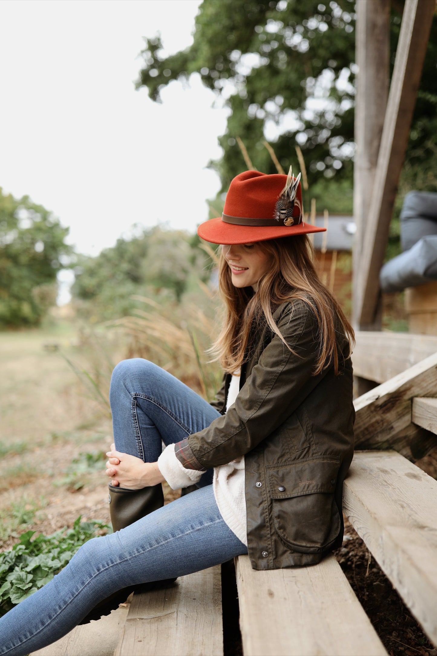 Hicks & Brown The Suffolk Fedora in Cinnamon (Guinea and Pheasant Feather)
